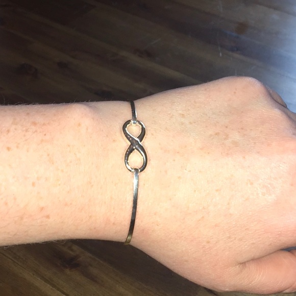 Everlasting Infinity Silver Bracelet - Picture 1 of 8